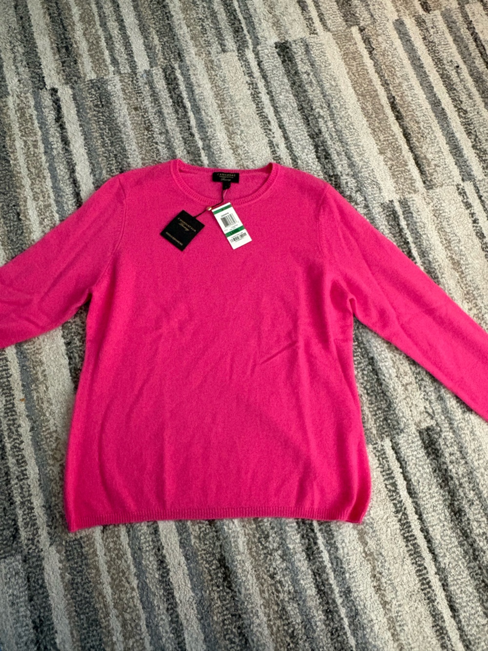 NWT 100% cashmere sweater